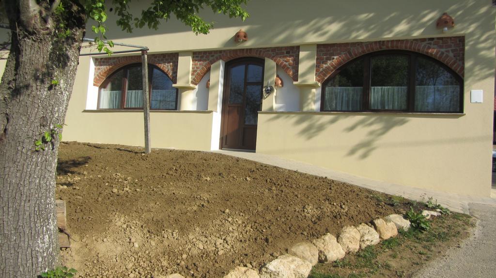 Turisticna Kmetija Cebelji Gradic Apartment Rogašovci Екстериор снимка
